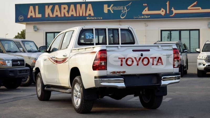 Big with watermark toyota hilux estuaire import dubai 5926