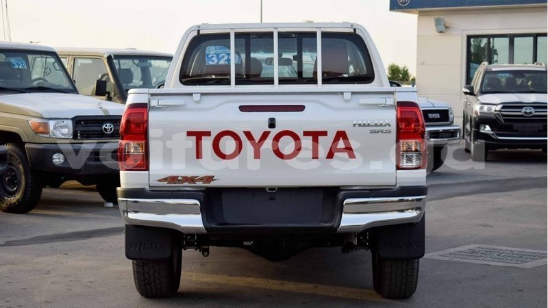 Big with watermark toyota hilux estuary import dubai 5926