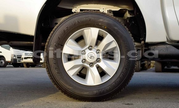 Acheter Import Voiture Toyota Hilux Blanc à Import - Dubai, Estuaire Acheter Import Voiture Toyota Hilux Blanc à Import - Dubai, Estuaire