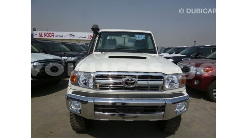 Big with watermark toyota land cruiser estuaire import dubai 5927