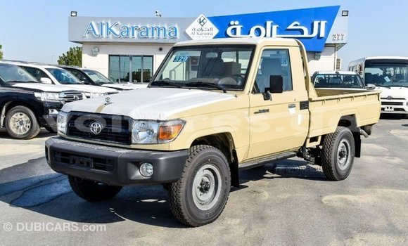 Acheter Import Voiture Toyota Land Cruiser Beige à Import - Dubai, Estuaire Acheter Import Voiture Toyota Land Cruiser Beige à Import - Dubai, Estuaire
