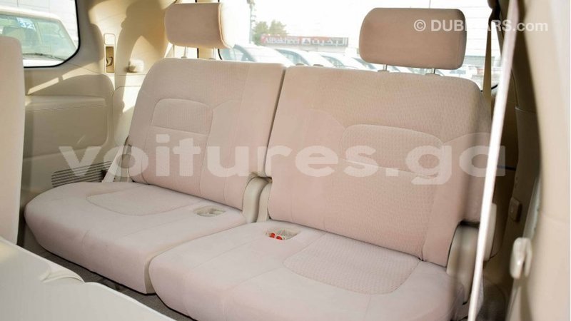 Big with watermark toyota land cruiser estuaire import dubai 5929