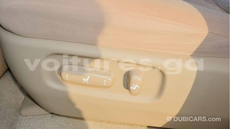 Big with watermark toyota land cruiser estuary import dubai 5929