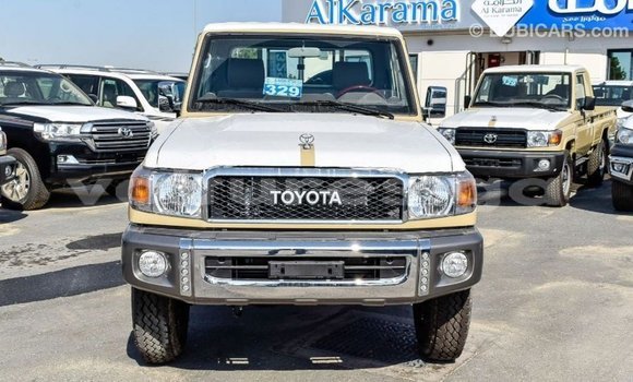 Acheter Import Voiture Toyota Land Cruiser Beige à Import - Dubai, Estuaire Acheter Import Voiture Toyota Land Cruiser Beige à Import - Dubai, Estuaire