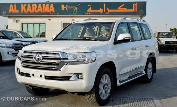 Acheter Import Voiture Toyota Land Cruiser Blanc à Import - Dubai, Estuaire Acheter Import Voiture Toyota Land Cruiser Blanc à Import - Dubai, Estuaire