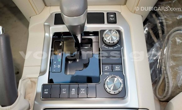 Acheter Import Voiture Toyota Land Cruiser Blanc à Import - Dubai, Estuaire Acheter Import Voiture Toyota Land Cruiser Blanc à Import - Dubai, Estuaire