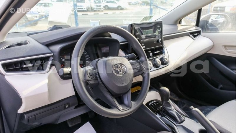 Big with watermark toyota corolla estuaire import dubai 5932