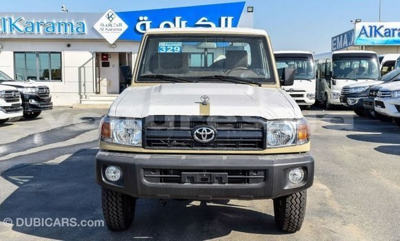 Acheter Import Voiture Toyota Land Cruiser Beige à Import - Dubai, Estuaire Acheter Import Voiture Toyota Land Cruiser Beige à Import - Dubai, Estuaire