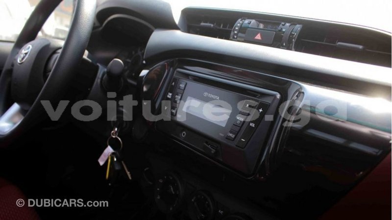 Big with watermark toyota hilux estuaire import dubai 5936