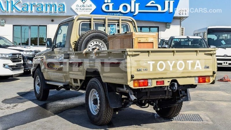 Big with watermark toyota land cruiser estuary import dubai 5937