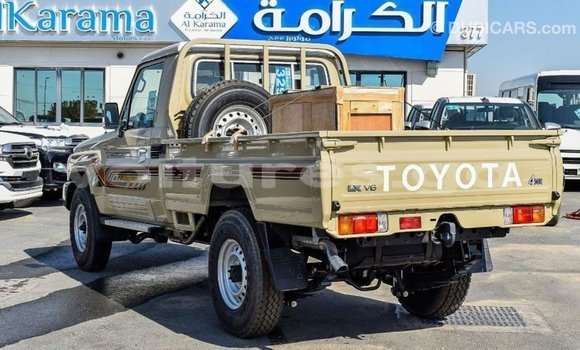 Acheter Import Voiture Toyota Land Cruiser Beige à Import - Dubai, Estuaire Acheter Import Voiture Toyota Land Cruiser Beige à Import - Dubai, Estuaire