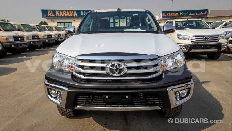 Big with watermark toyota hilux estuaire import dubai 5939