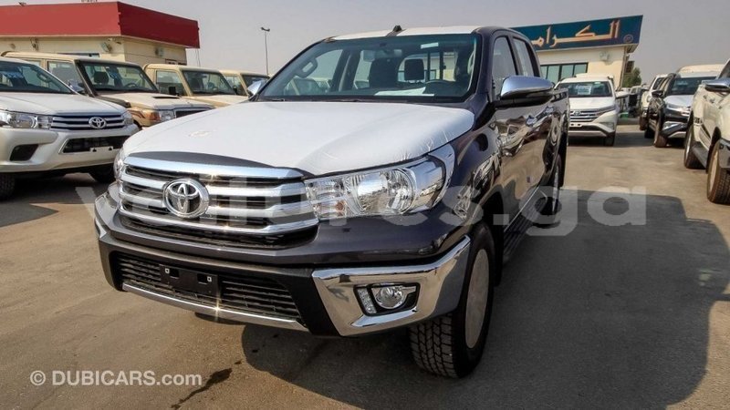 Big with watermark toyota hilux estuary import dubai 5939