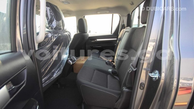 Big with watermark toyota hilux estuaire import dubai 5939