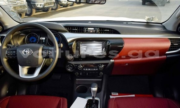 Acheter Import Voiture Toyota Hilux Blanc à Import - Dubai, Estuaire Acheter Import Voiture Toyota Hilux Blanc à Import - Dubai, Estuaire