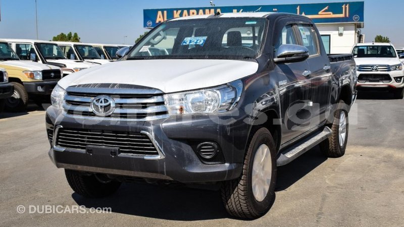 Big with watermark toyota hilux estuary import dubai 5943