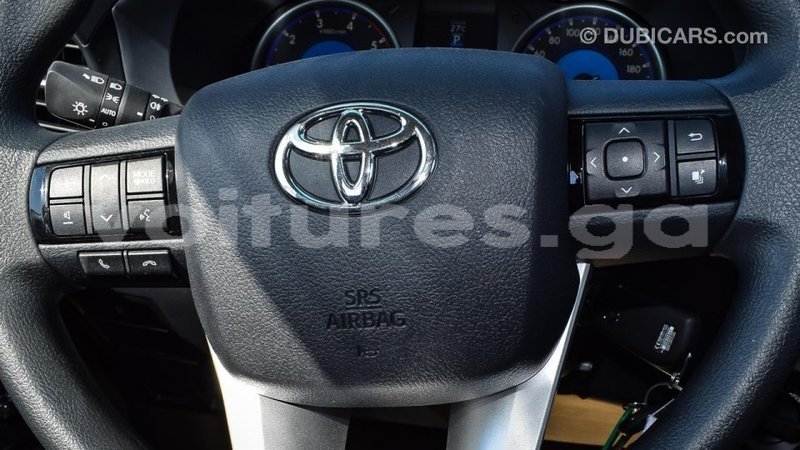 Big with watermark toyota hilux estuaire import dubai 5943