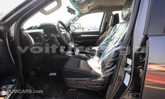 Acheter Import Voiture Toyota Hilux Noir à Import - Dubai, Estuaire Acheter Import Voiture Toyota Hilux Noir à Import - Dubai, Estuaire