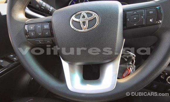 Acheter Import Voiture Toyota Hilux Noir à Import - Dubai, Estuaire Acheter Import Voiture Toyota Hilux Noir à Import - Dubai, Estuaire