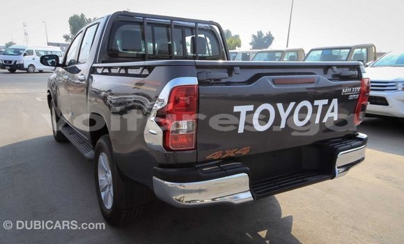 Acheter Import Voiture Toyota Hilux Noir à Import - Dubai, Estuaire Acheter Import Voiture Toyota Hilux Noir à Import - Dubai, Estuaire
