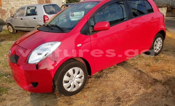 Sayi Na hannu Toyota Yaris Red Mota in Libreville a estuary Sayi Na hannu Toyota Yaris Red Mota in Libreville a estuary