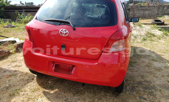 Sayi Na hannu Toyota Yaris Red Mota in Libreville a estuary Sayi Na hannu Toyota Yaris Red Mota in Libreville a estuary