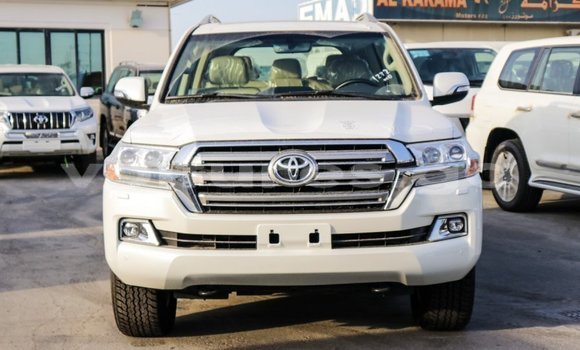 Acheter Import Voiture Toyota Land Cruiser Blanc à Import - Dubai, Estuaire Acheter Import Voiture Toyota Land Cruiser Blanc à Import - Dubai, Estuaire