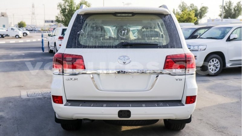 Big with watermark toyota land cruiser estuaire import dubai 5948