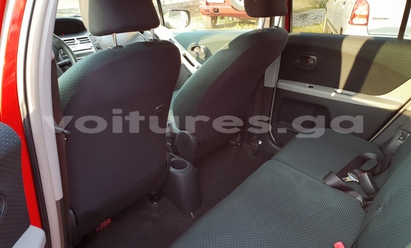 Sayi Na hannu Toyota Yaris Red Mota in Libreville a estuary Sayi Na hannu Toyota Yaris Red Mota in Libreville a estuary