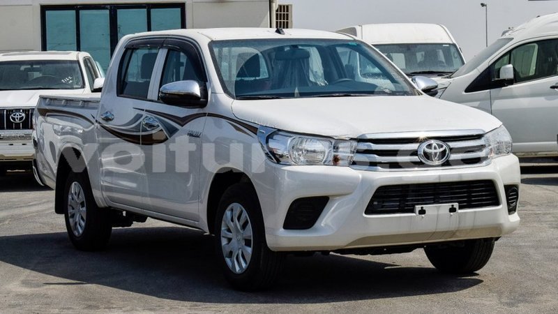 Big with watermark toyota hilux estuary import dubai 5949