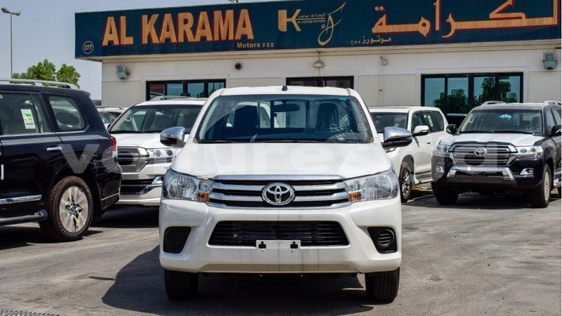 Big with watermark toyota hilux estuaire import dubai 5949