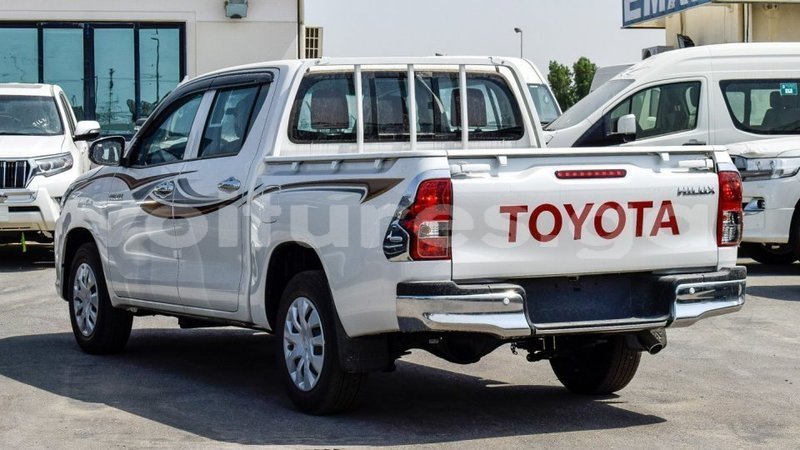 Big with watermark toyota hilux estuaire import dubai 5949