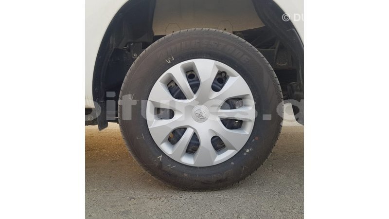 Big with watermark toyota hilux estuary import dubai 5950