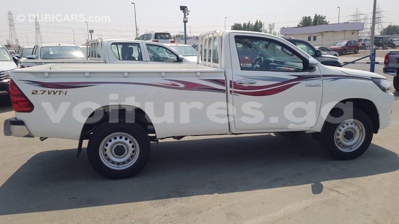 Big with watermark toyota hilux estuary import dubai 5951