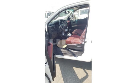 Buy Import Toyota Hilux White Car in Import - Dubai in Estuary Buy Import Toyota Hilux White Car in Import - Dubai in Estuary