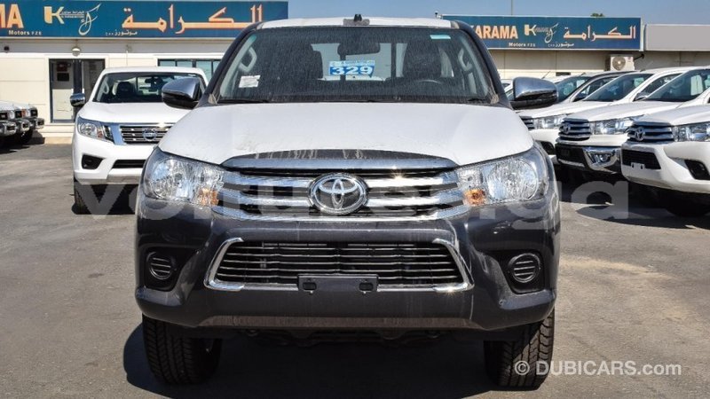 Big with watermark toyota hilux estuaire import dubai 5953