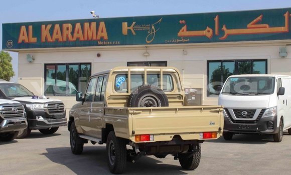 Acheter Import Voiture Toyota Land Cruiser Beige à Import - Dubai, Estuaire Acheter Import Voiture Toyota Land Cruiser Beige à Import - Dubai, Estuaire