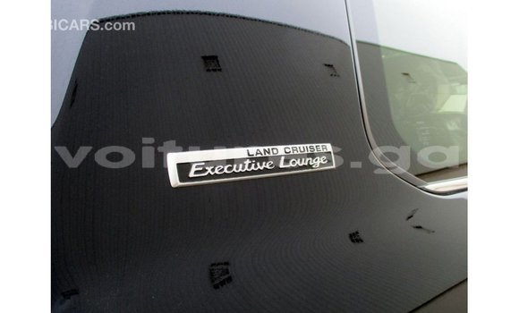 Acheter Import Voiture Toyota Land Cruiser Noir à Import - Dubai, Estuaire Acheter Import Voiture Toyota Land Cruiser Noir à Import - Dubai, Estuaire