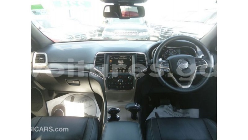 Big with watermark jeep grand cherokee estuaire import dubai 5959