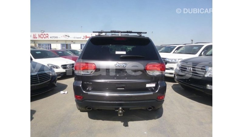 Big with watermark jeep grand cherokee estuaire import dubai 5959