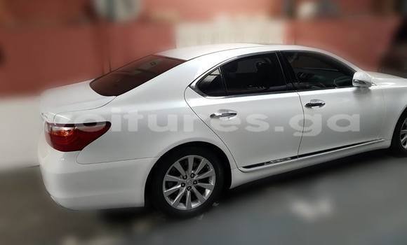 Buy Used Lexus IS White Car in Libreville in Estuary Buy Used Lexus IS White Car in Libreville in Estuary