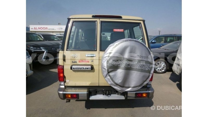 Big with watermark toyota land cruiser estuaire import dubai 5961