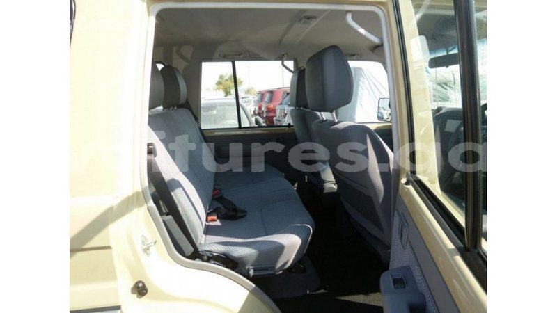 Big with watermark toyota land cruiser estuaire import dubai 5961