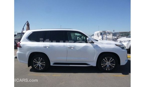 Sayi Imported Lexus LX White Mota in Import - Dubai a estuary Sayi Imported Lexus LX White Mota in Import - Dubai a estuary