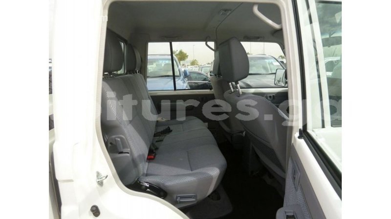 Big with watermark toyota land cruiser estuaire import dubai 5965