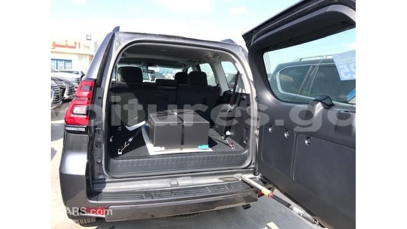 Big with watermark toyota prado estuaire import dubai 5967