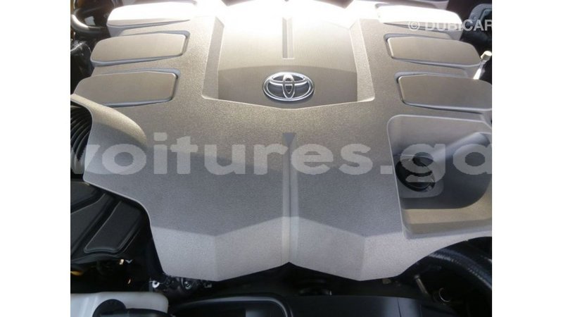 Big with watermark toyota land cruiser estuaire import dubai 5969