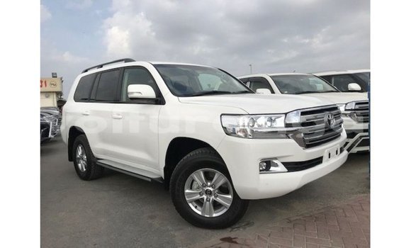 Buy Import Toyota Land Cruiser White Car in Import - Dubai in Estuary Buy Import Toyota Land Cruiser White Car in Import - Dubai in Estuary