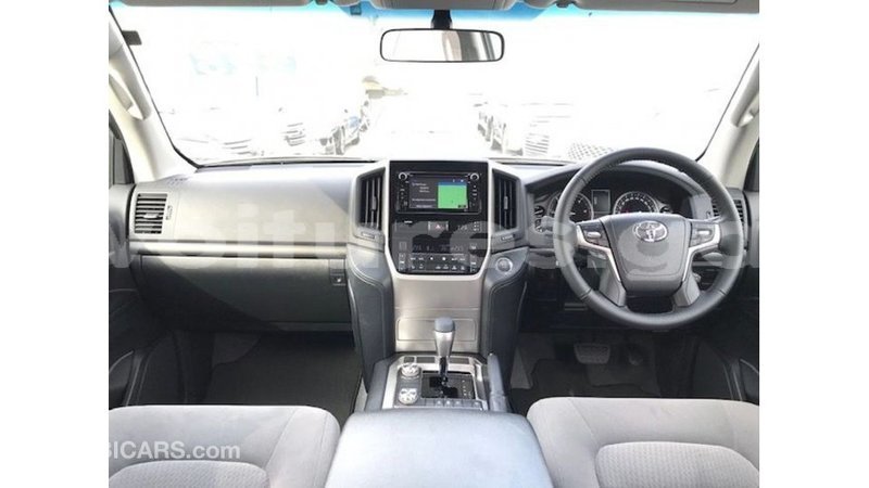Big with watermark toyota land cruiser estuaire import dubai 5970