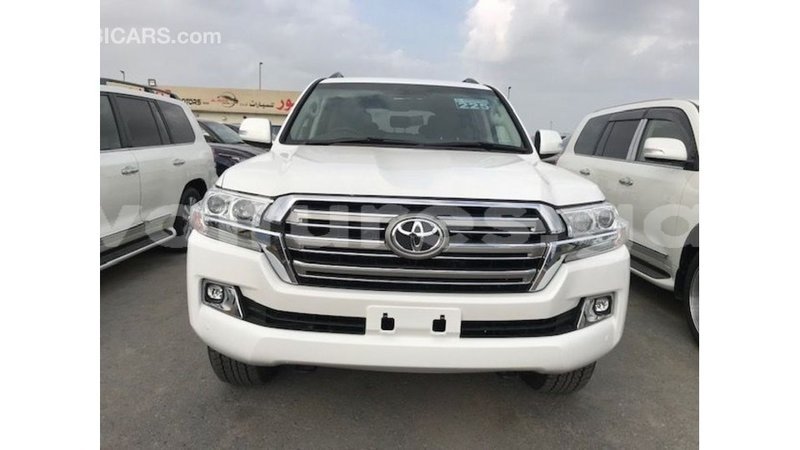 Big with watermark toyota land cruiser estuaire import dubai 5970